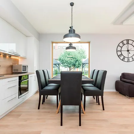 Lux House Posejdon With Parking By Renters Prestige بيت للعطل