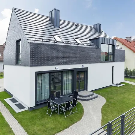 Сasa de vacaciones Lux House Posejdon With Parking By Renters Prestige